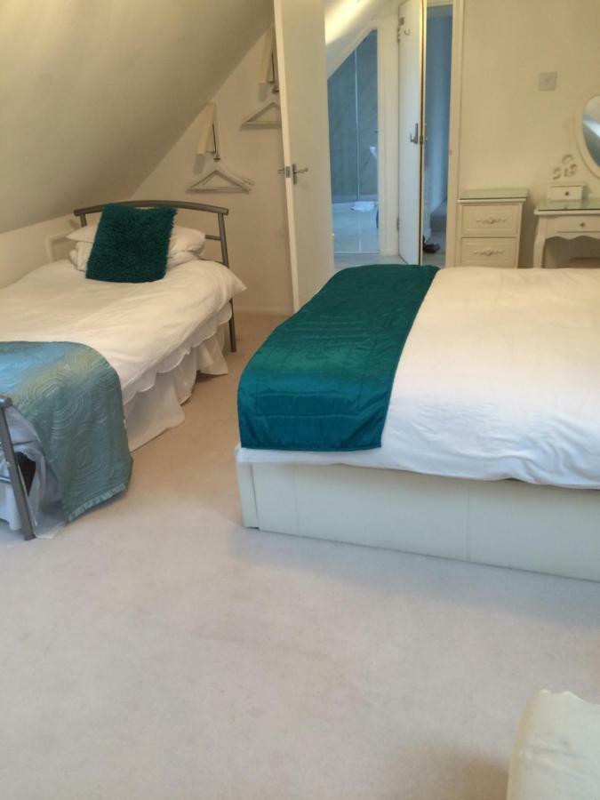 Number Forty One Bed and Breakfast Hillingdon Exterior foto
