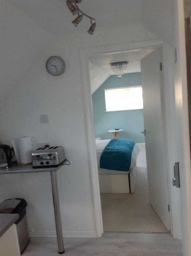 Number Forty One Bed and Breakfast Hillingdon Exterior foto